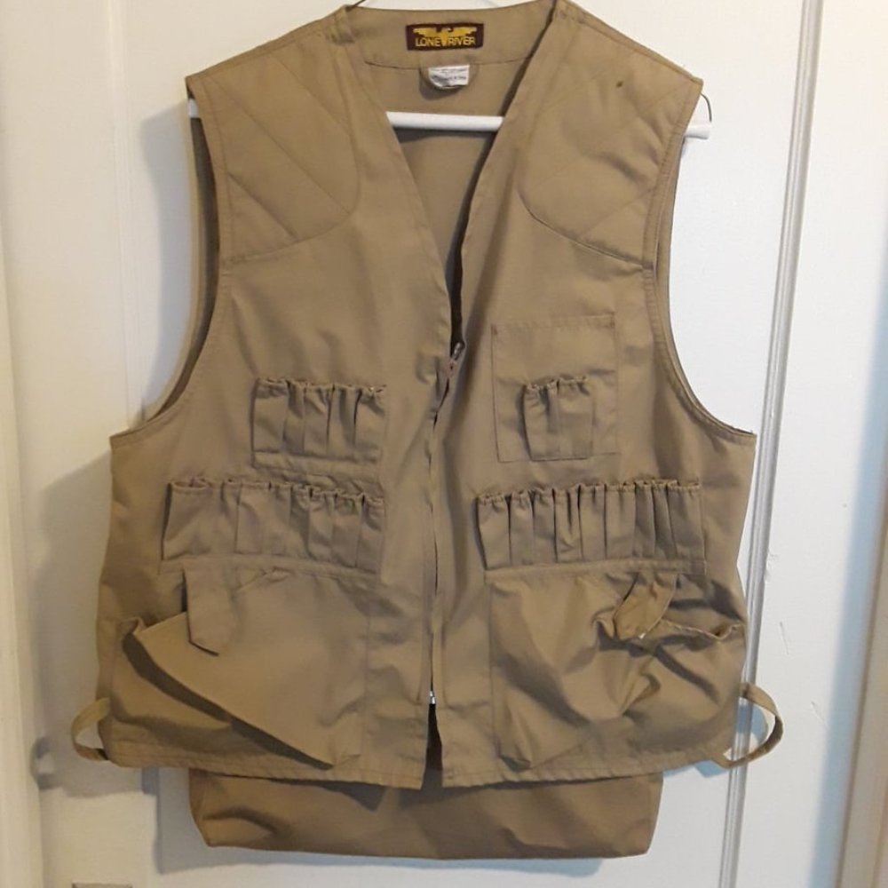 LONE RIVER HUNTING VEST - AMMO SLOTS - ADJUSTABLE ATTACHED GAME BAG ON THE BACK